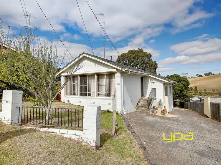 65 Lorraine Crescent, Jacana VIC 3047