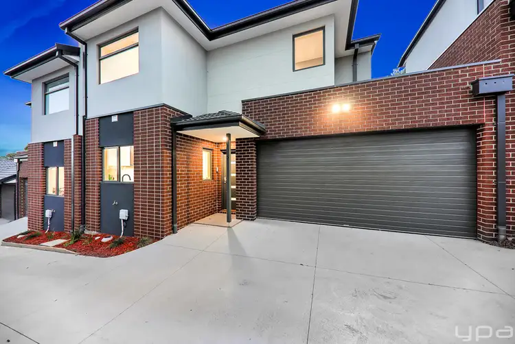 2/27 Eyre Street, Westmeadows VIC 3049