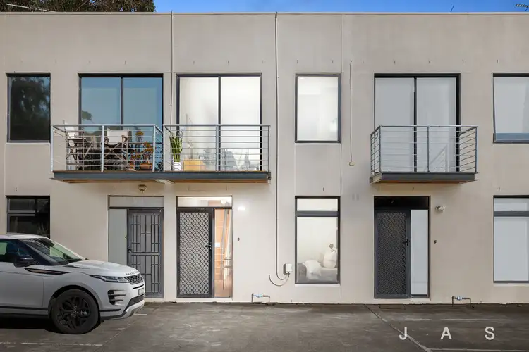 2/3 Canterbury Street