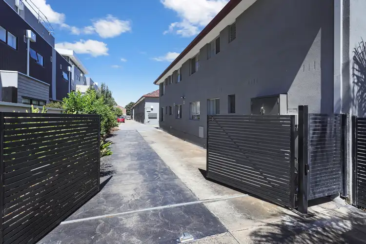 2/705 Barkly Street, West Footscray VIC 3012