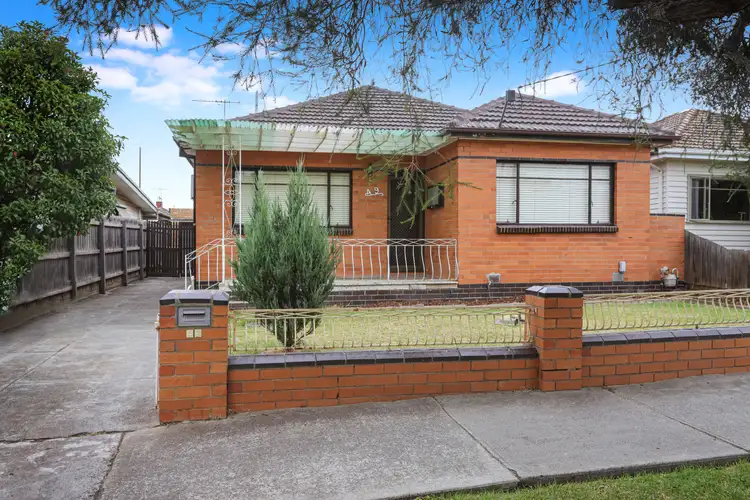 49 Benbow Street