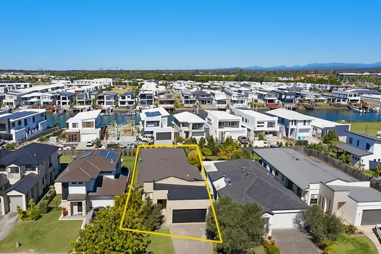 92/19 Santa Barbara Road, Hope Island QLD 4212