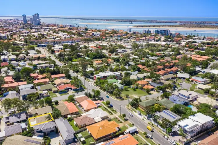 2/6 Brookside Road, Labrador QLD 4215