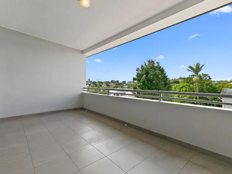 2/746 Brunswick Street