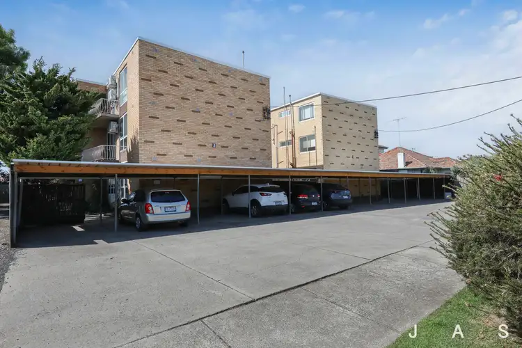 17/5 Lewis Street, Kingsville VIC 3012