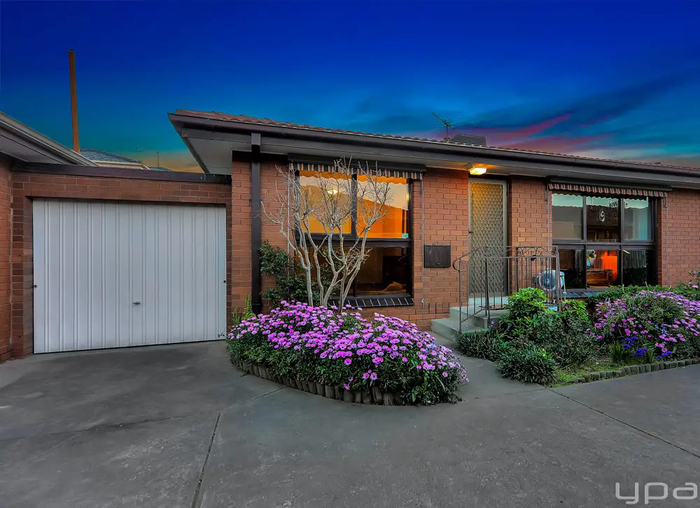 Main view of Homely unit listing, 2/16 Gladstone Parade, Glenroy VIC 3046