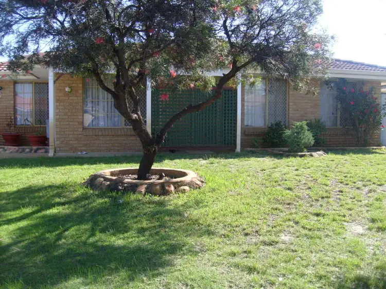 11 Columbia Way, Beechboro WA 6063