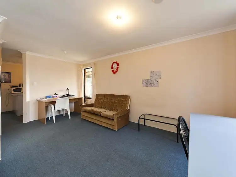 Fourth view of Homely house listing, 15 Werloo Court, Leda WA 6170