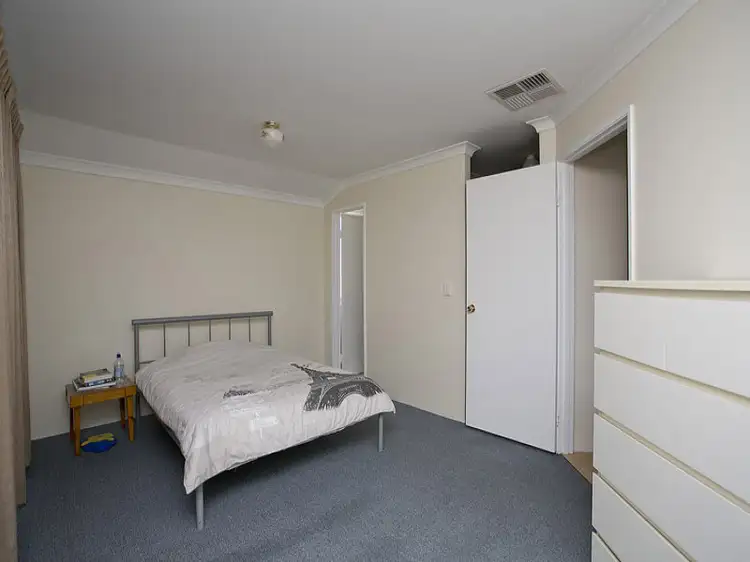 Fifth view of Homely house listing, 18 Pyrenees Court, Caversham WA 6055