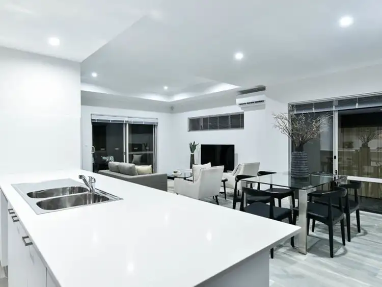 61 Dotterel Way, East Cannington WA 6107