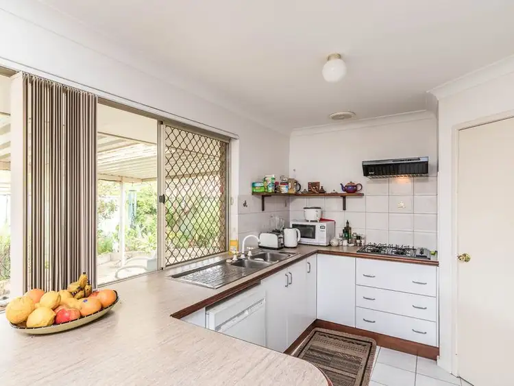 Fourth view of Homely house listing, 2 Zuvela Court, Murdoch WA 6150