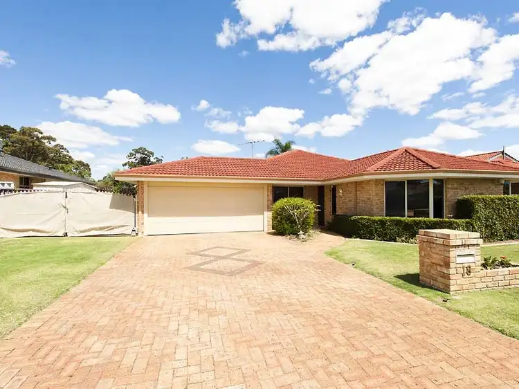 18 Tourmaline Gardens, Forrestfield WA 6058