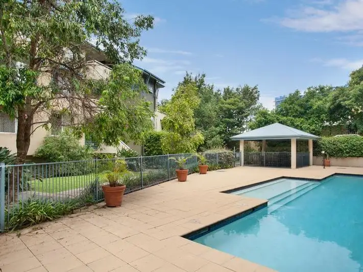 Main view of Homely unit listing, 26/38 Vincent Street, Indooroopilly QLD 4068