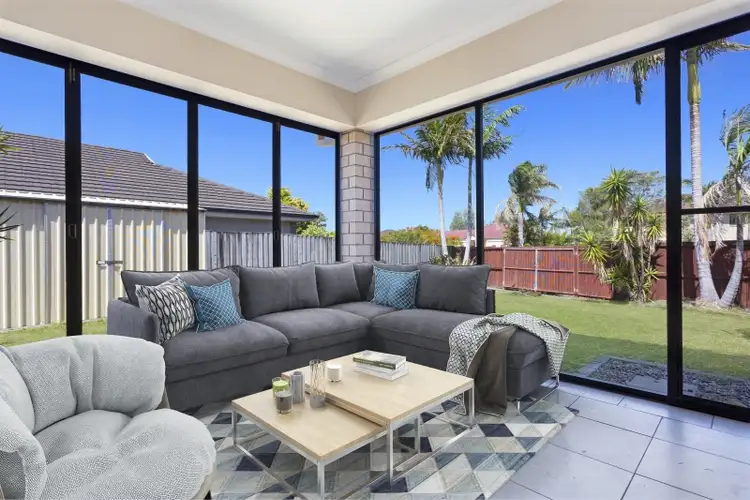 18 Arragan Court, Pacific Pines QLD 4211