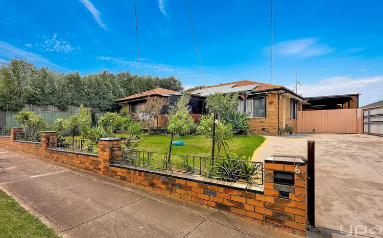 6 Yinnar Street, Dallas VIC 3047