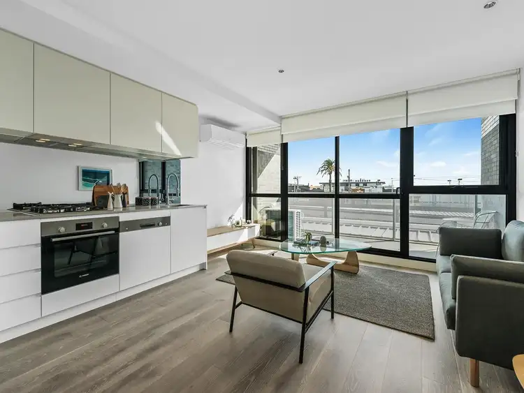 107/19 Russell Street