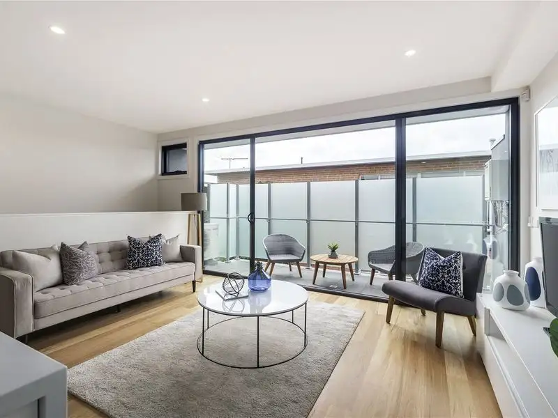 Main view of Homely townhouse listing, 10/14 Vickery Street, Bentleigh VIC 3204