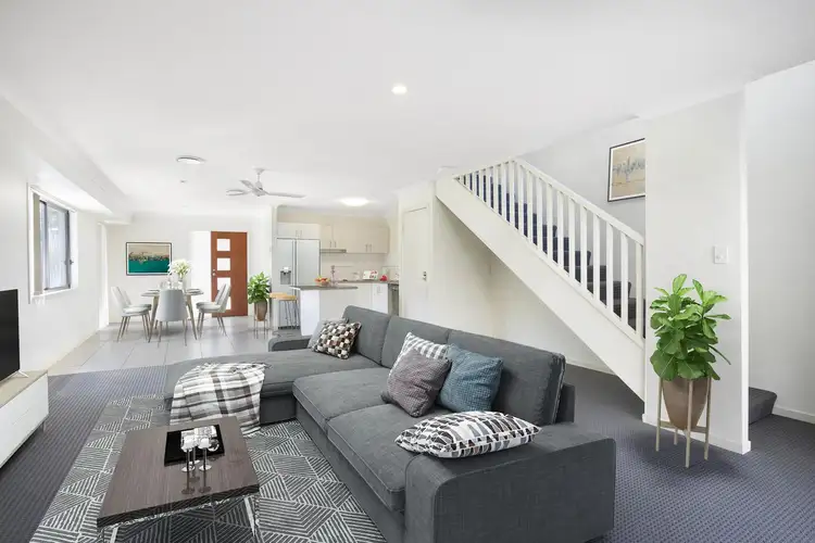 2/18 Henry Street, Coomera QLD 4209