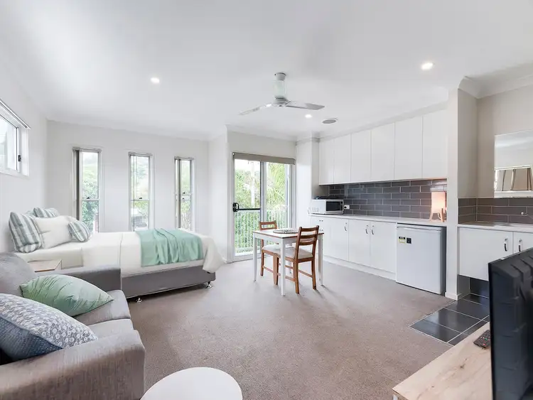 14 Iris Street, Holland Park West QLD 4121