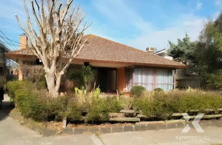 37 Chifley Ave