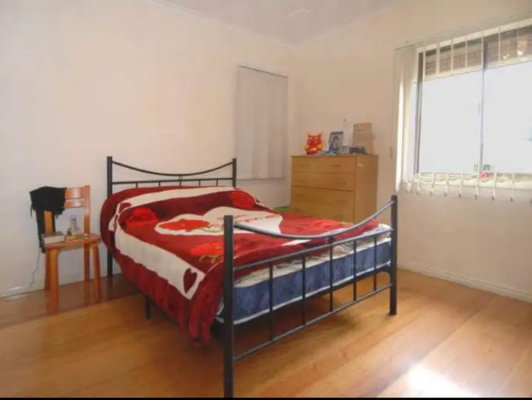 Fifth view of Homely house listing, 8 Kelly Court, Broadmeadows VIC 3047