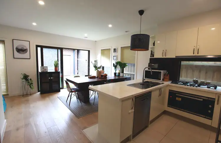 2/3 Folkestone Road, Glen Waverley VIC 3150