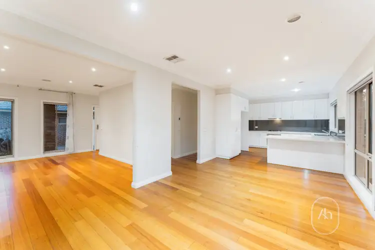 Fifth view of Homely townhouse listing, 2/33 Folkestone Road, Glen Waverley VIC 3150
