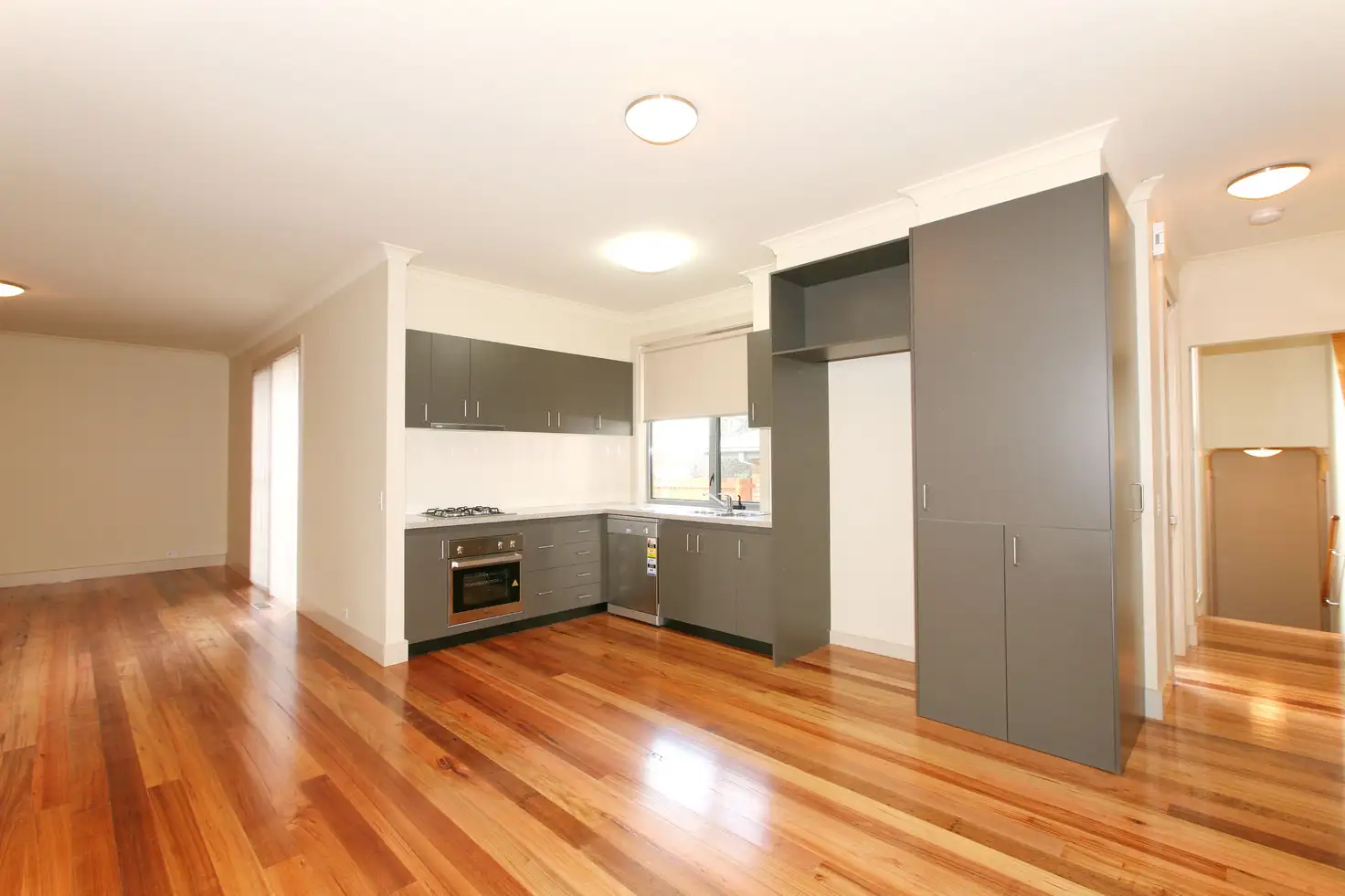 Main view of Homely unit listing, 1/29 Loughnan Road, Ringwood VIC 3134