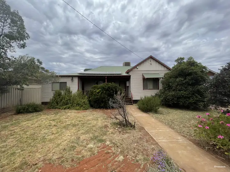 131 Campbell Street, West Lamington WA 6430