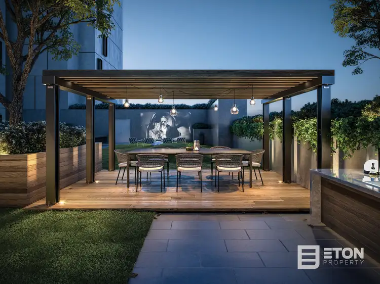 8.03/94 Buckley Street