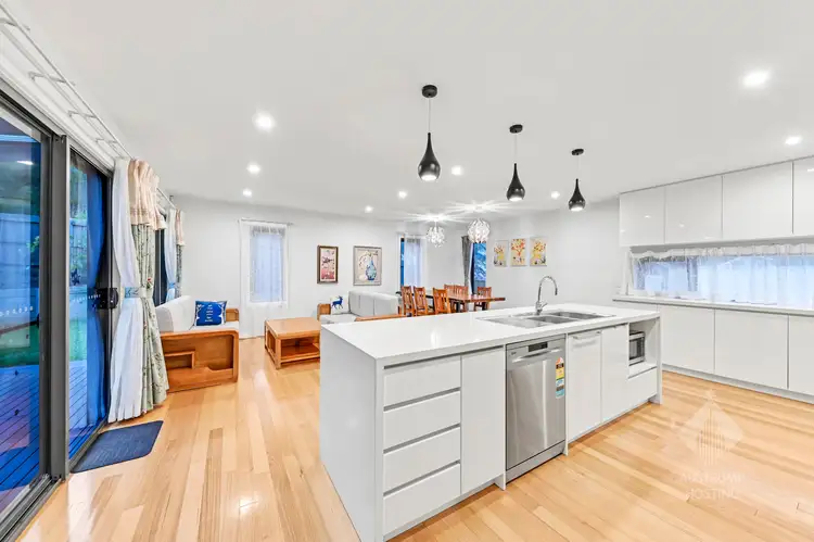 10 Pindan Court