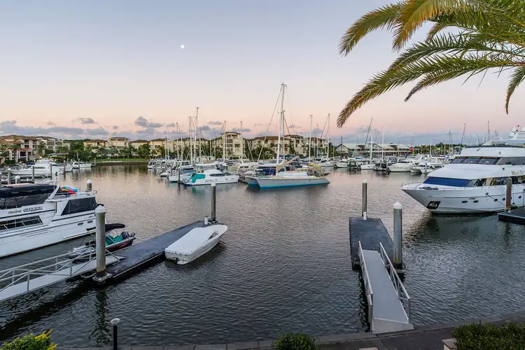 1523 Riverdale Drive, Hope Island QLD 4212