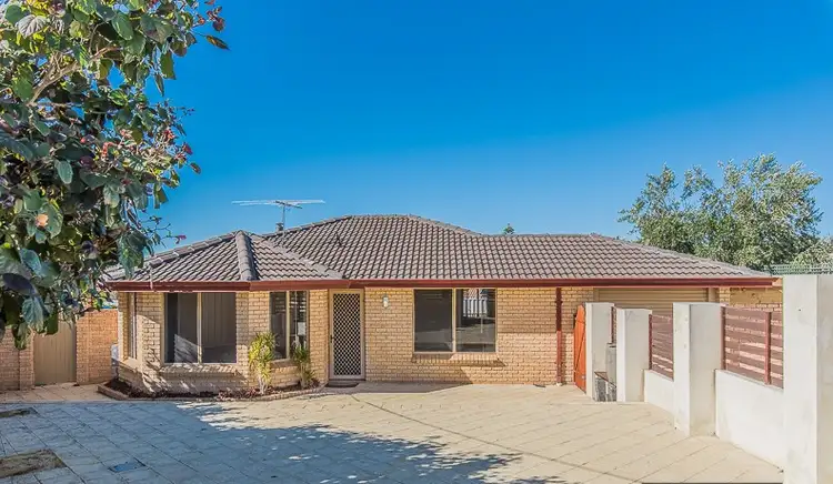 4 Camfield Place, Beldon WA 6027