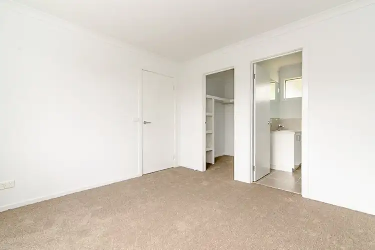 Fifth view of Homely townhouse listing, 2/24 Vinter Avenue, Croydon VIC 3136