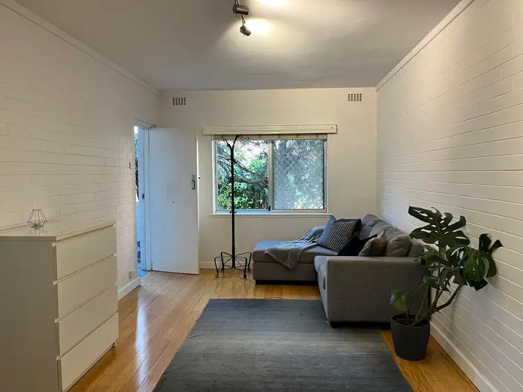 2/136A Broadway