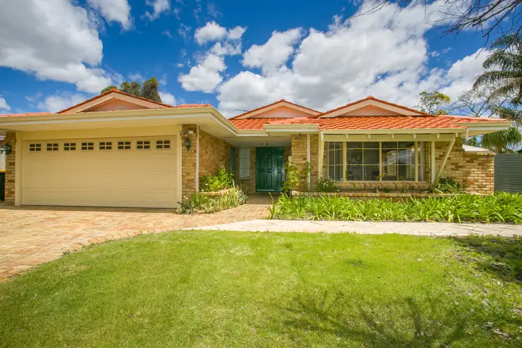 15 Tropical Gardens, Ballajura WA 6066