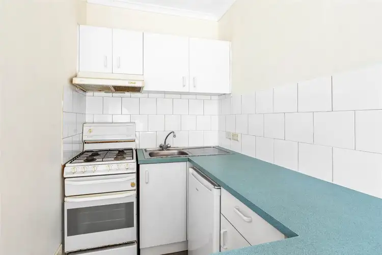 Second view of Homely apartment listing, 16/11 Findon Street, Hawthorn VIC 3122