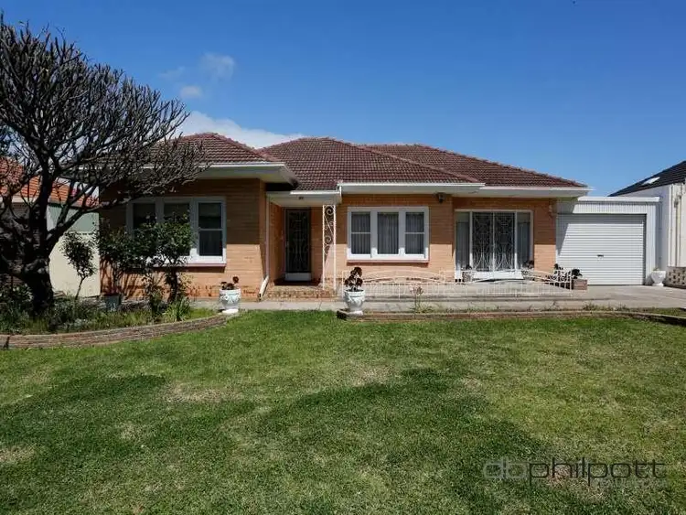 329 Sir Donald Bradman Drive