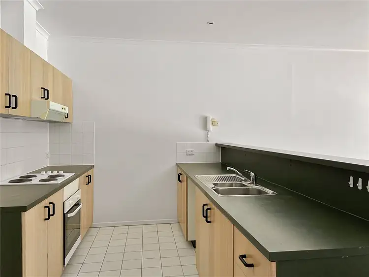 Third view of Homely apartment listing, 6/5 Davisons Place, Melbourne VIC 3000
