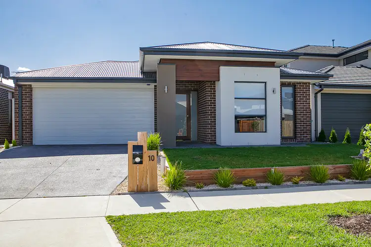 10 Cilroy Crescent, Cranbourne South VIC 3977