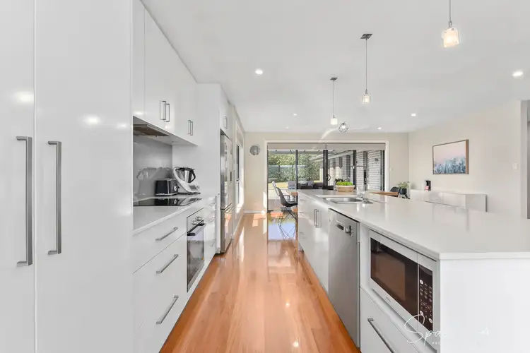 6 Evia Court
