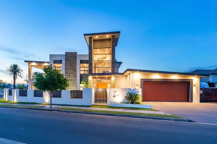 7 Harbour Rise, Hope Island QLD 4212