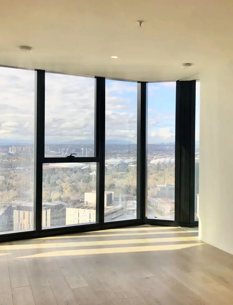 3103/18 Hoff Boulevard