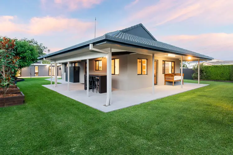2 Coombe Avenue, Hope Island QLD 4212