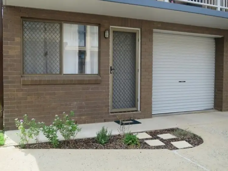 4/10 East Gordon Street