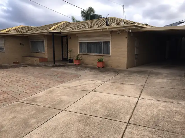 18 Warren Road