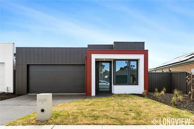 8 Zermatt Loop, Pakenham VIC 3810