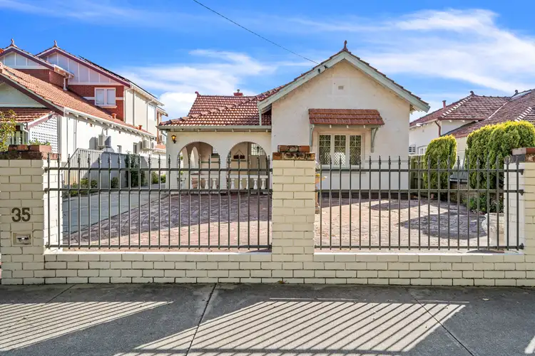 35 Normanby Rd, Inglewood WA 6052