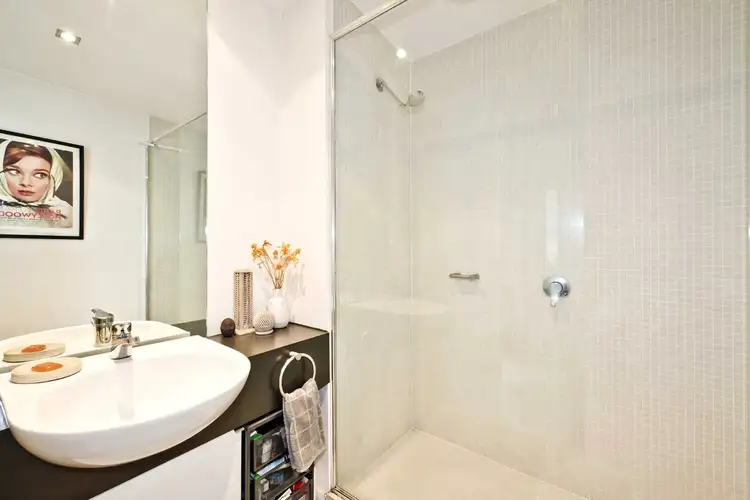 Third view of Homely apartment listing, 21/10 Clifton Street, Prahran VIC 3181