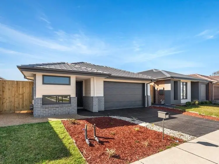 10 Tara Boulevard, Officer VIC 3809